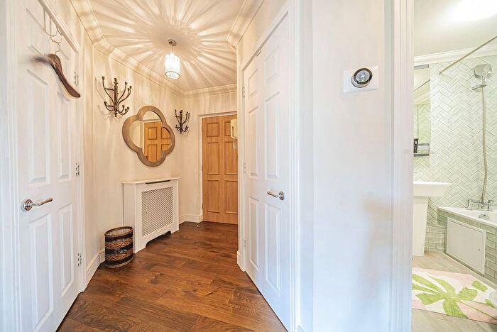 2 Bedroom Flat For Sale In Medway Street, Westminster, London, SW1P