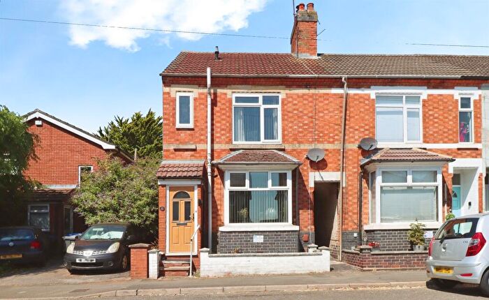 3 Bedroom End Of Terrace House For Sale In Harrington Road, Rothwell, Kettering, NN14