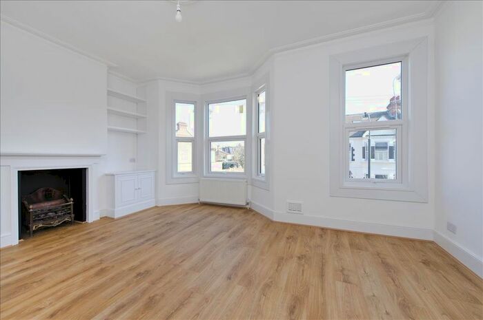 2 Bedroom Flat To Rent In Kenyon Street, London, SW6