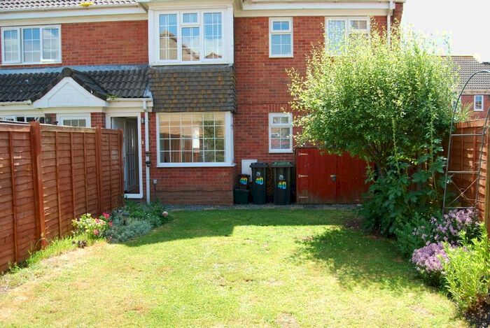 2 Bedroom Flat To Rent In Halifax Way, Christchurch, BH23