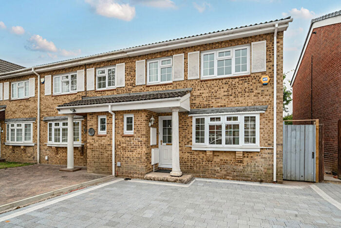 3 Bedroom Terraced House To Rent In Stamford Road, Walton On Thames, KT12