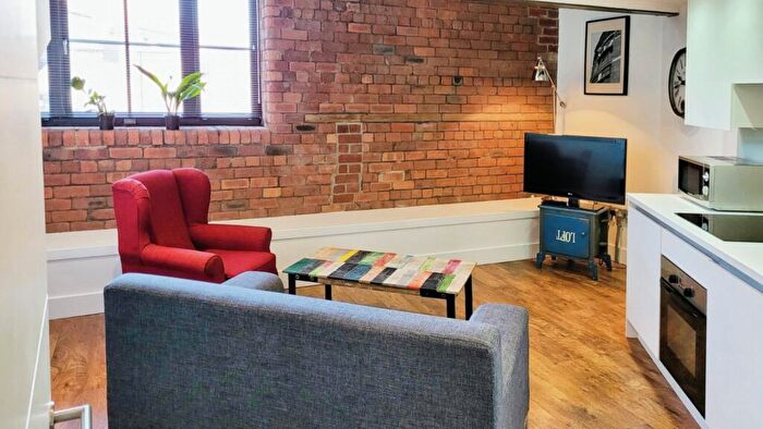 1 Bedroom Flat To Rent In Crispin Lofts, New York Road, Leeds, West Yorkshire, LS2