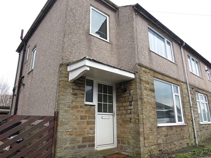 3 Bedroom Semi-Detached House To Rent In Golf Avenue, Halifax, HX2
