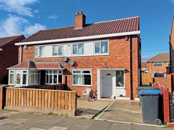 Houses for sale & to rent in TS3 0ET, Royston Avenue, Park End