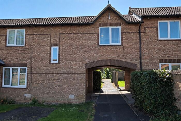 1 Bedroom Maisonette To Rent In Hexham Gardens, Bletchley, MK3