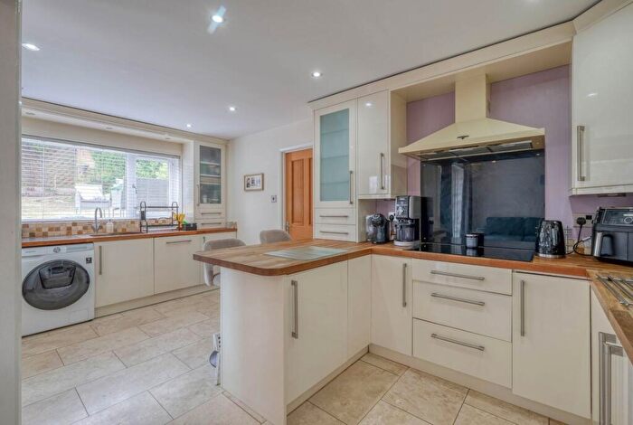 4 Bedroom Detached House For Sale In Burns Close, Redditch, B97