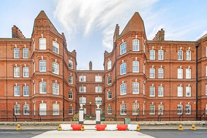 3 Bedroom Flat For Sale In Greyhound Road, West Kensington, W14