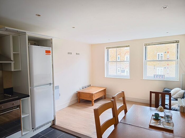 2 Bedroom Flat To Rent In Ashburnham Place, London, SE10