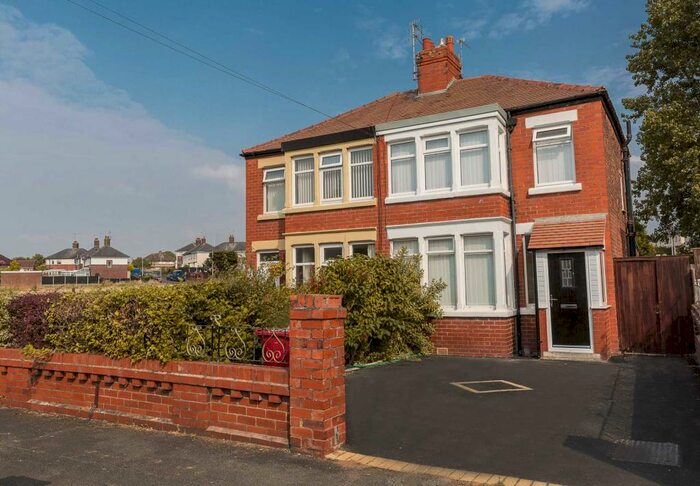 2 Bedroom Semi-Detached House To Rent In Kingscote Drive, Layton, FY3