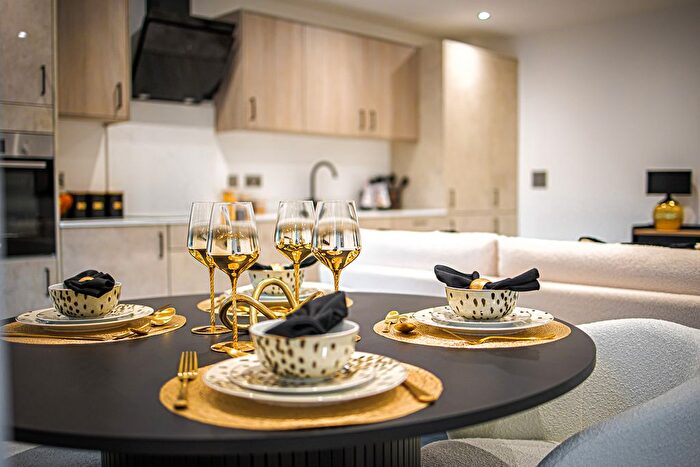 2 Bedroom Flat For Sale In Kenneth Road, Benfleet, SS7