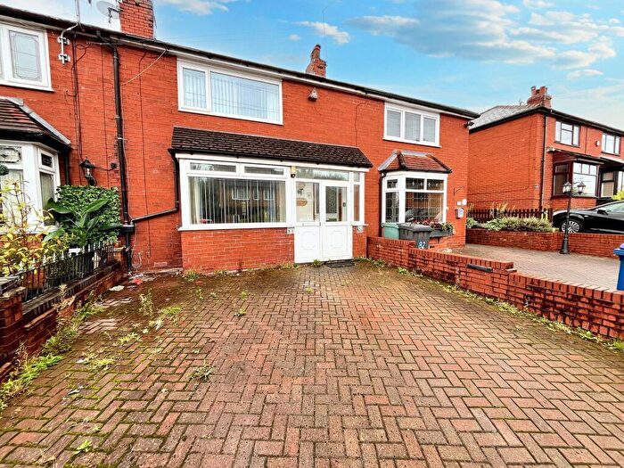 2 Bedroom Terraced House For Sale In Simister Lane, Prestwich, M25