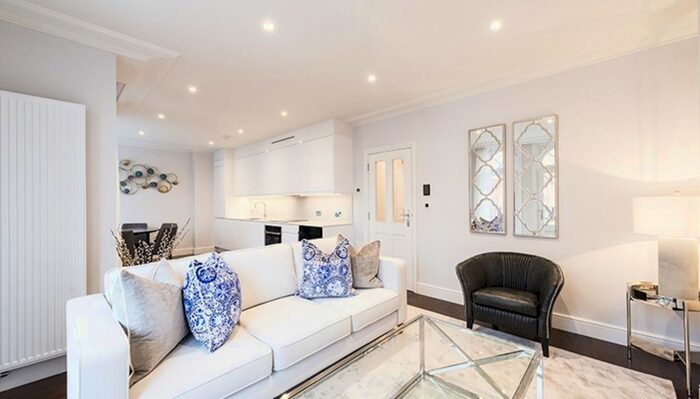 3 Bedroom Flat To Rent In Hamlet Gardens, London, W6