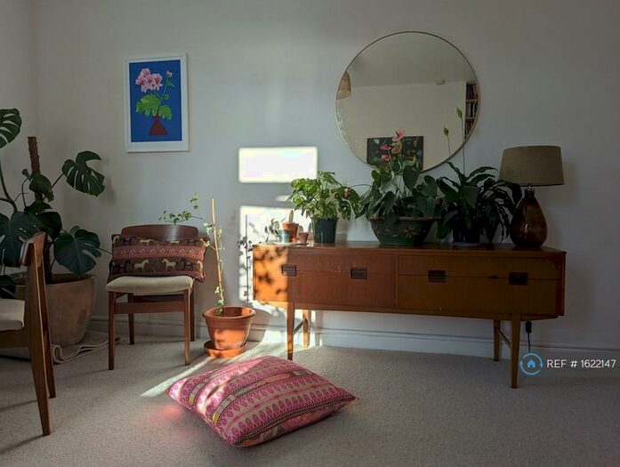 2 Bedroom Flat To Rent In Homerton Road, London, E9