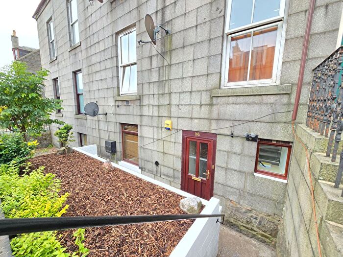 2 Bedroom Flat To Rent In Crown Street, City Centre, Aberdeen, AB11
