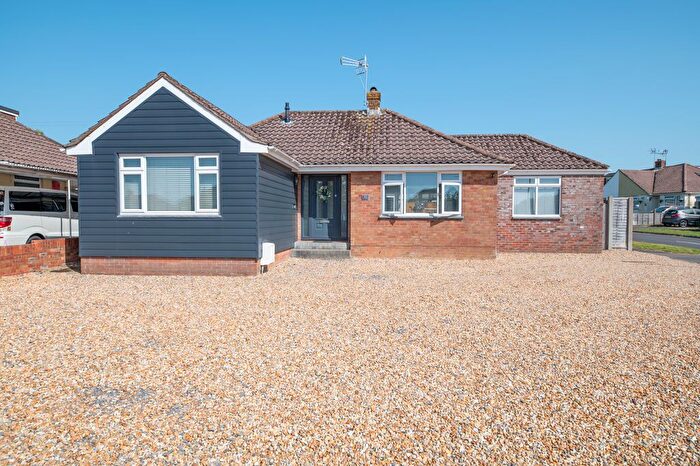 3 Bedroom Detached Bungalow For Sale In Sunnymead Drive, Waterlooville, PO7