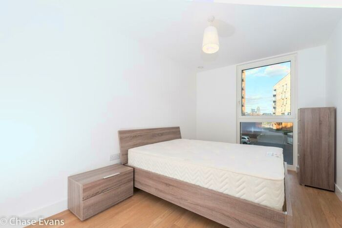 2 Bedroom Apartment To Rent In Norlem Court, Greenland Place, Surrey Quays, SE8