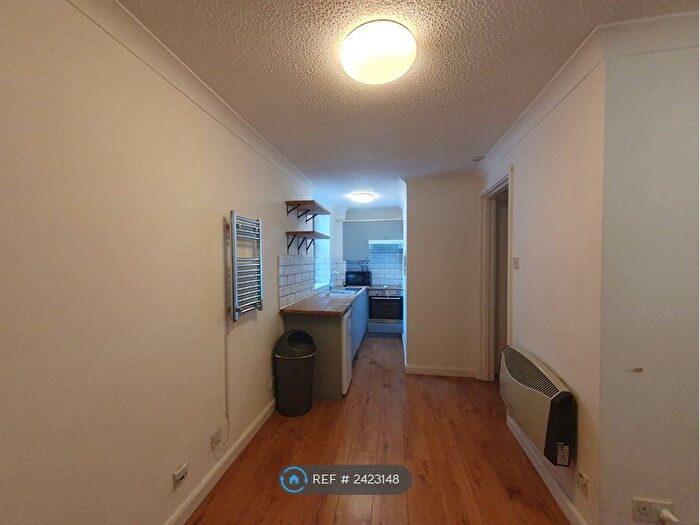 Studio To Rent In Aldersgate Court, London, EC1A