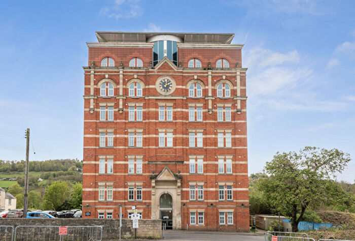 2 Bedroom Apartment For Sale In Cheapside, Stroud, Gloucestershire, GL5