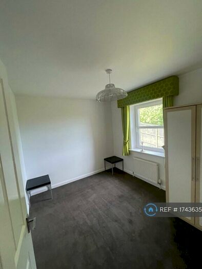 2 Bedroom Flat To Rent In A, Glasgow, G77