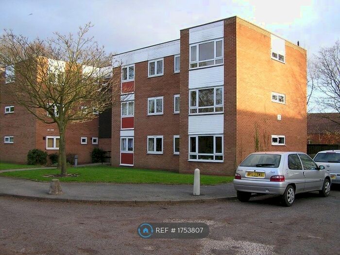 3 Bedroom Flat To Rent In Off Bishopton Close, Solihull, B90