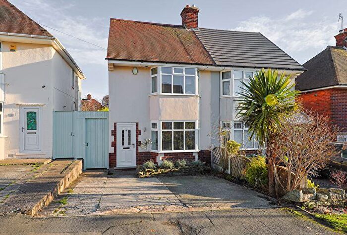 3 Bedroom Semi-Detached House For Sale In Brookbank Avenue, Chesterfield, S40