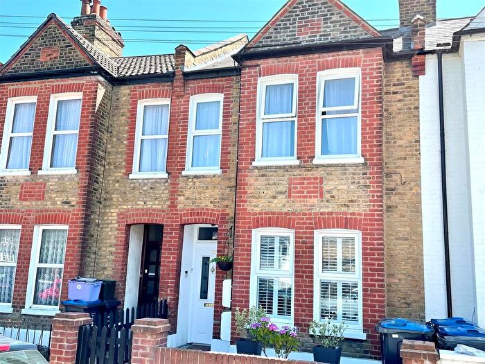 2 Bedroom Flat For Sale In Fortescue Road, Colliers Wood, SW19