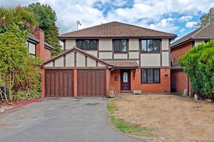 4 Bedroom Detached House For Sale In Fairwater Drive, Addlestone, KT15