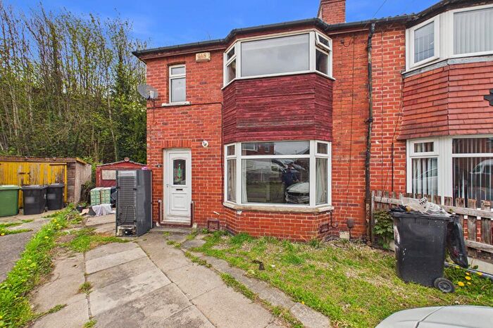 3 Bedroom Semi Detached House For Sale In Verity View, Leeds, West Yorkshire, LS9