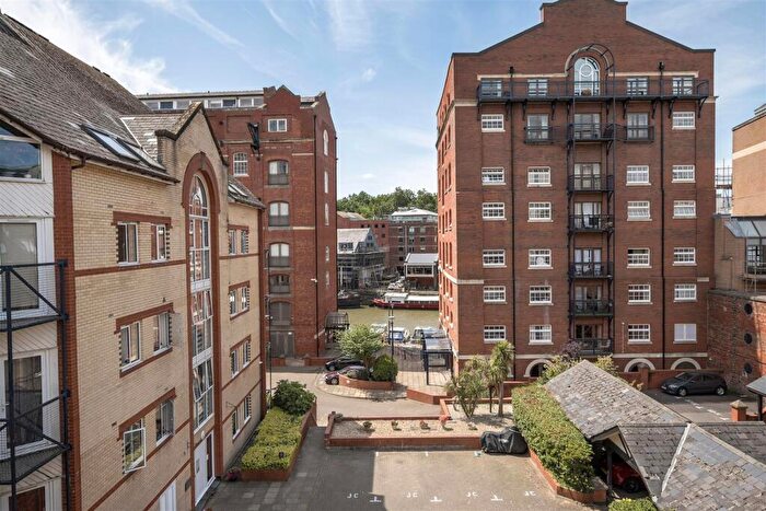2 Bedroom Flat For Sale In Ferry Street, Bristol, BS1
