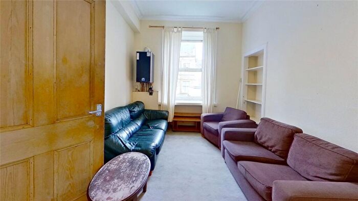 3 Bedroom Flat To Rent In Livingstone Place, Edinburgh, EH9