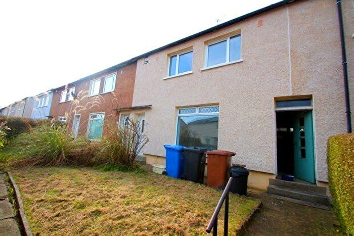 3 Bedroom Property To Rent In Stoneside Drive, Glasgow, G43