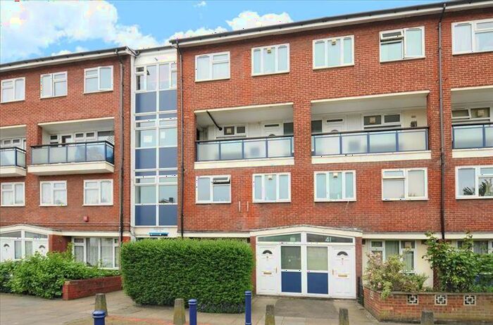 4 Bedroom Terraced House To Rent In Cooks Road, Kennington, Southwark London, SE17