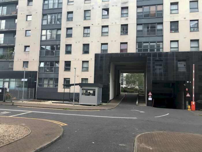 2 Bedroom Flat To Rent In Wallace Street, Glasgow, G5