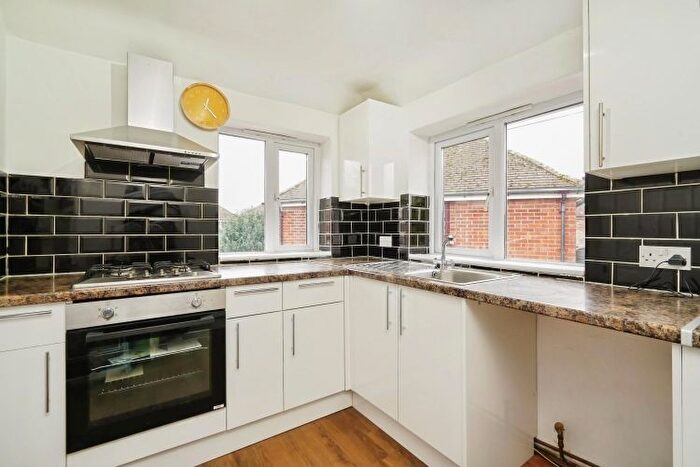 2 Bedroom Flat To Rent In Buckingham Crescent, Bicester, OX26