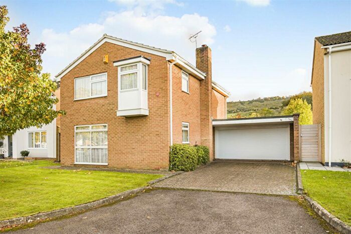 4 Bedroom Detached House For Sale In Hartley Close, Charlton Kings, Cheltenham, GL53