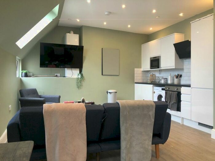 1 Bedroom Flat To Rent In High Street, Margate, CT9