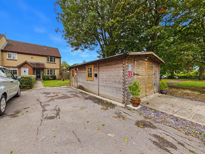 3 Bedroom End Of Terrace House For Sale In Embry Close, Calne, SN11