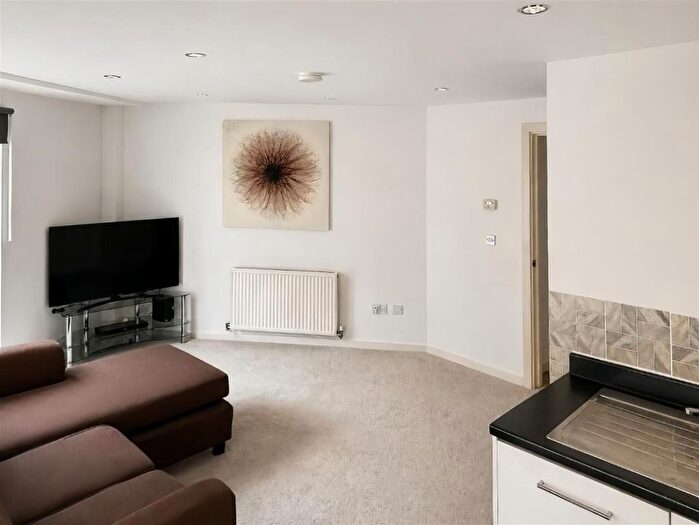 1 Bedroom Flat To Rent In The Hive Apartments, Masshouse Plaza, Birmingham, B5