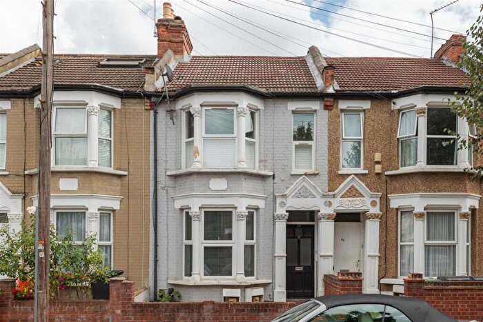 2 Bedroom Apartment To Rent In Whitney Road, E10