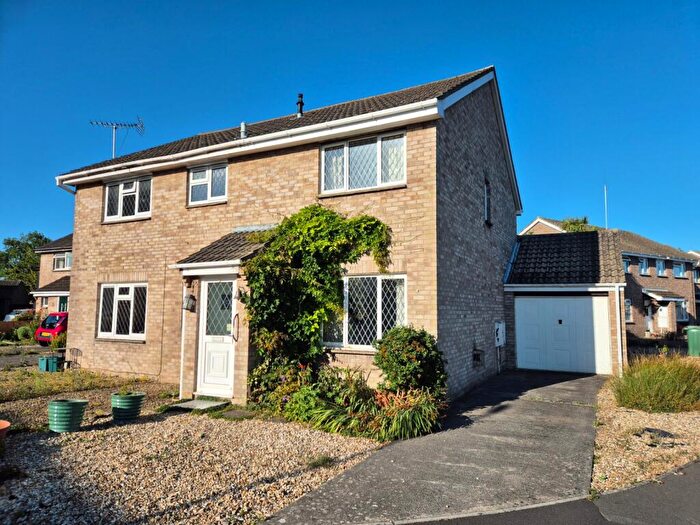 2 Bedroom Semi-Detached House For Sale In Oakley, Clevedon, North Somerset, BS21