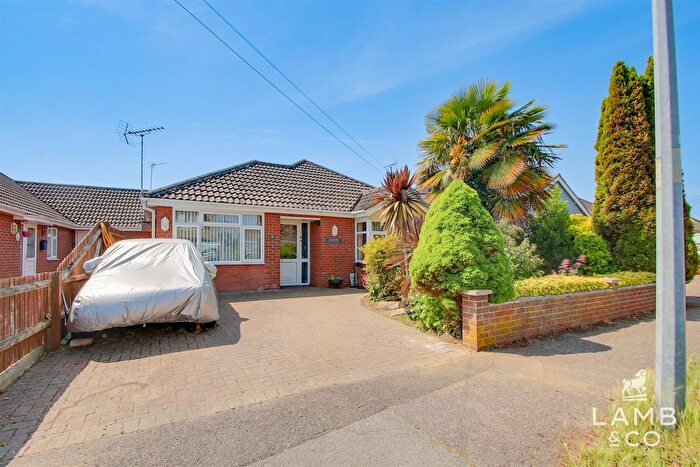 4 Bedroom Detached Bungalow For Sale In Bockings Grove, Clacton-On-Sea, CO16