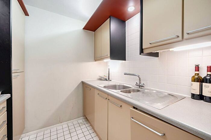 1 Bedroom Flat To Rent In Cromwell Road, South Kensington, London, SW7