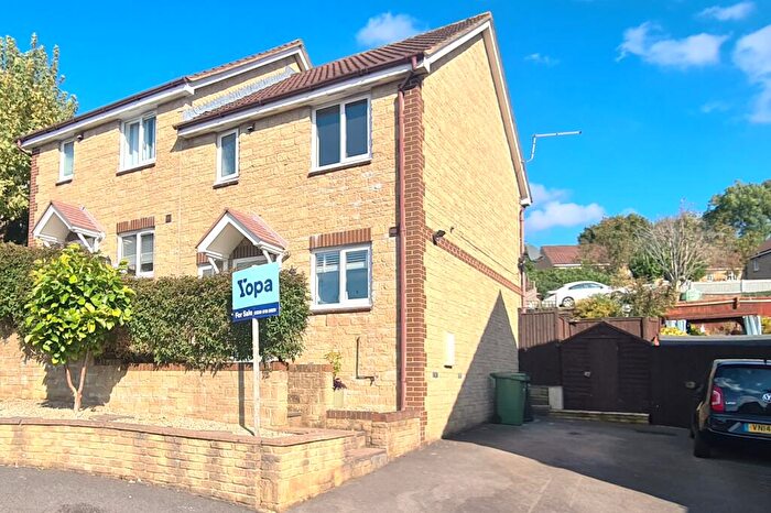 3 Bedroom Semi-Detached House For Sale In Catswood Court, Stroud, GL5