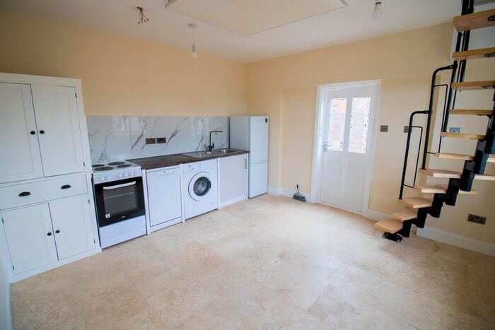 1 Bedroom Flat To Rent In Braintree Road, Sible Hedingham, Halstead, CO9