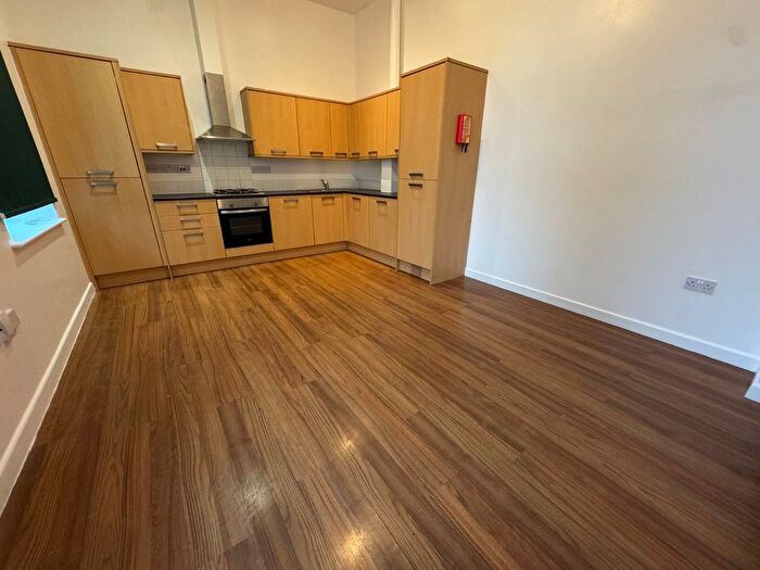 2 Bedroom Flat To Rent In Bullivant Street, Nottingham, Nottinghamshire, NG3