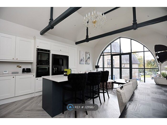 2 Bedroom Flat To Rent In Tapton Elms Coach House, Sheffield, S10