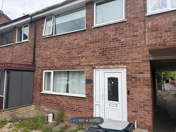 3 Bedroom Semi-Detached House To Rent In Honeywood Drive, Nottingham, NG3