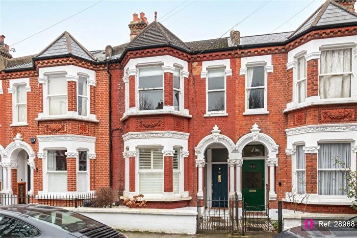 2 Bedroom Apartment To Rent In Winsham Grove, London, SW11