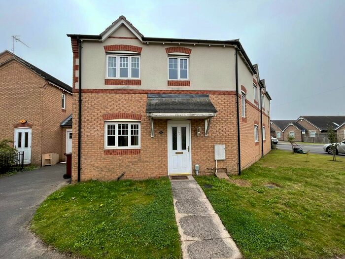 3 Bedroom Terraced House To Rent In Hainsworth Park, Hull, East Riding Of Yorkshire, Uk, HU6