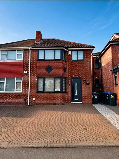 3 Bedroom Semi-Detached House To Rent In Waddington Avenue, Great Barr, B43